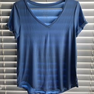American eagle v neck